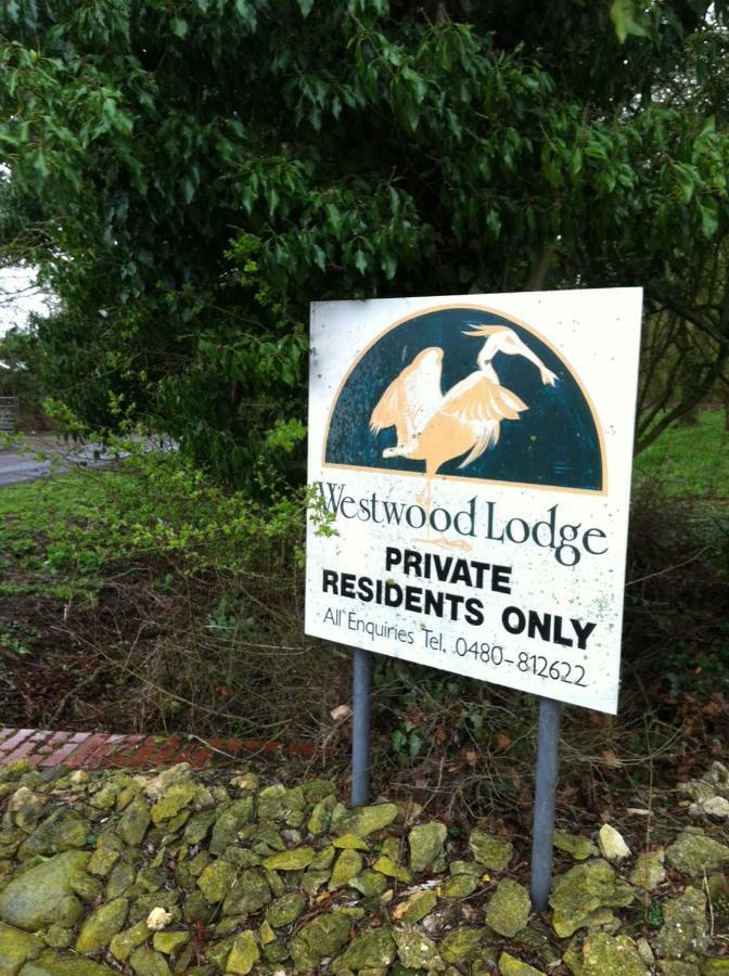 Grafham Water Lodge ภายนอก รูปภาพ