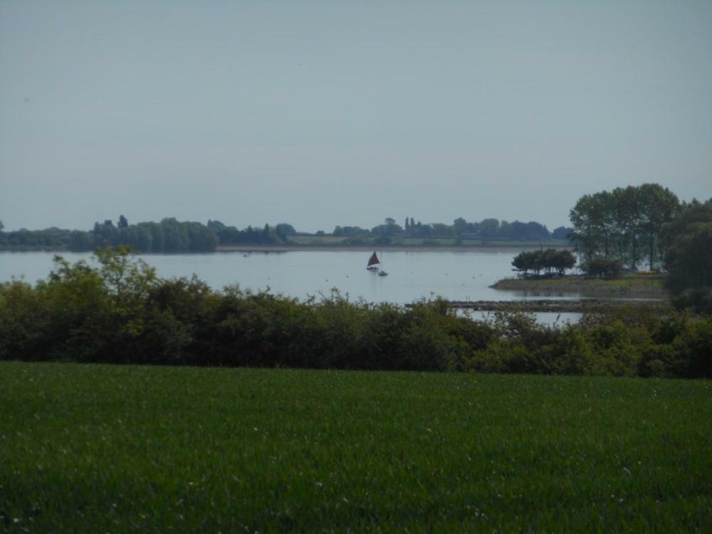 Grafham Water Lodge ภายนอก รูปภาพ